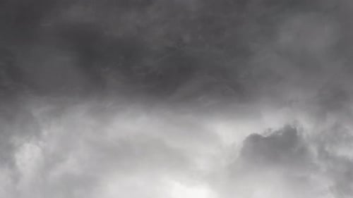 relámpagos en una tormenta dentro de una nube 4k.