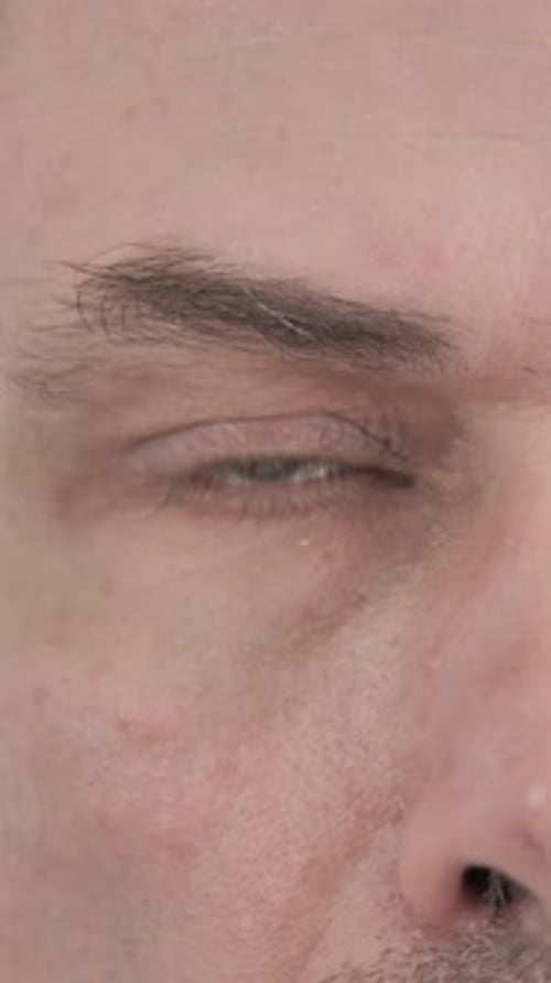 Blinking Eyes, Vertical Video