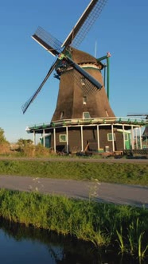Moulins à vent de Zaanse Schans en Hollande Zaandam Pays-Bas