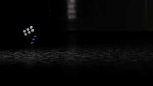 Se lanza un juego de dados azules