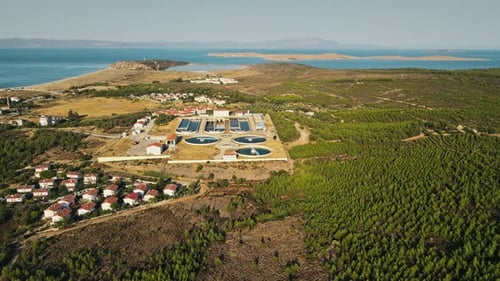 Outdoor wastewater cleaning complex