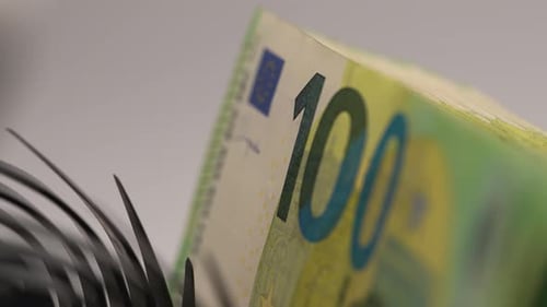 Counting Euro Money with Money Counter Machine