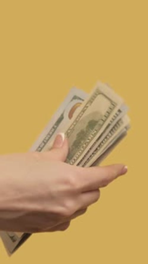 Cuenta de ahorros Vertical Hand Gesture en dólares