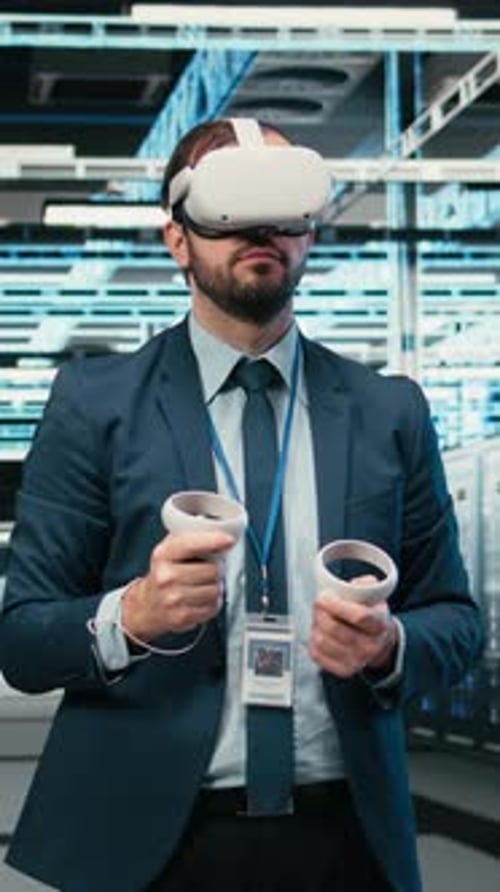 Vertical Video Data Center Computer Scientist Uses VR Headset Tech to Visualize System Errors