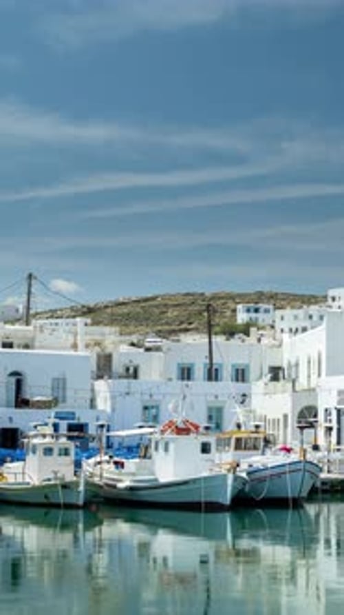 La ville de Naousa à Paros, en Grèce, à la verticale