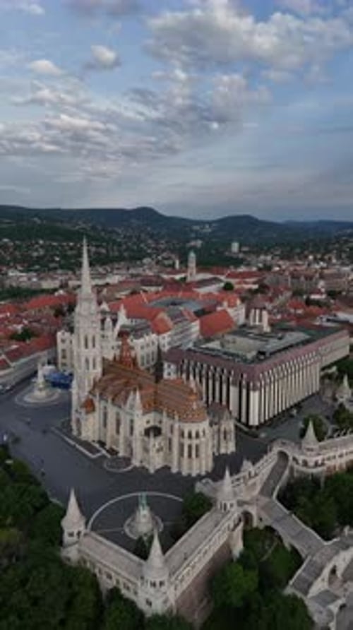 Vista aérea del Bastión de los Pescadores en Budapest