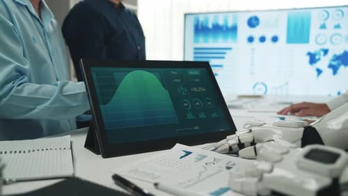 AI-based analytics enhance consultant-led discussions, guiding teams toward stra