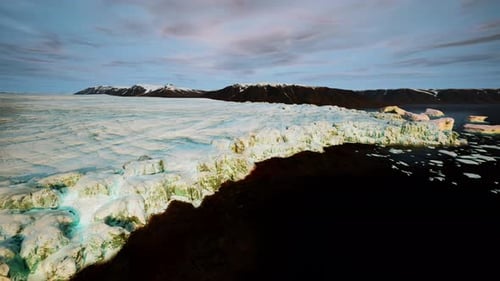 Close Examination of Melting Ice Edge with Fractured Water Surface Patterns