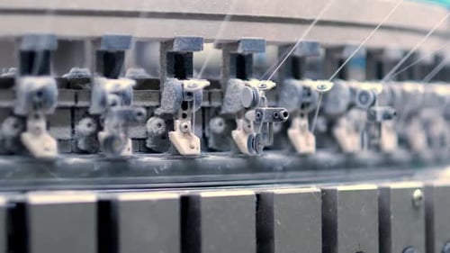 Hochpräzise Strickmaschine in der Textilfabrik