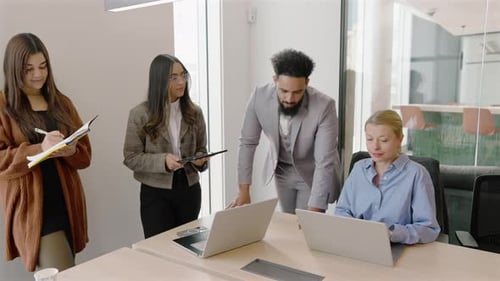 Team Collaboration in a Contemporary Office Environment for Enhanced Outcomes and Success