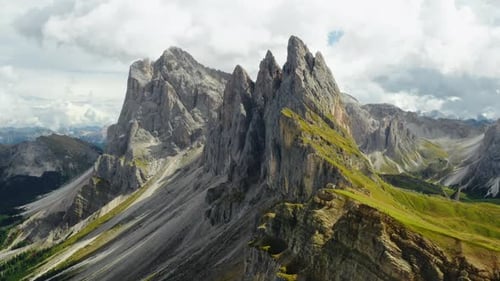 Point d'observation contre le mont Seceda avec Rocky Peak
