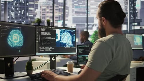 Nahaufnahme eines Mitarbeiters, der mit KI Deep Neural Networks arbeitet
