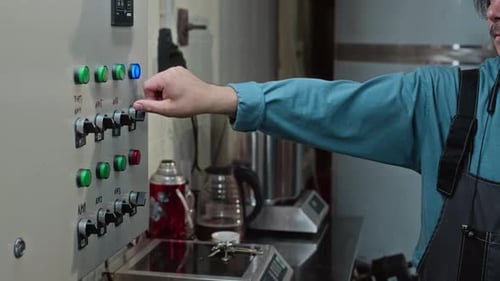 Panel de control operativo Brewing Master en equipos de maquinaria