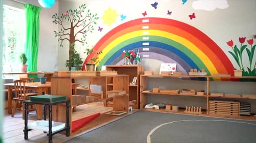 Montesorri South Africa Classroom Panning Shot