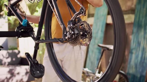 Rotating Bicycle Tire for Repair