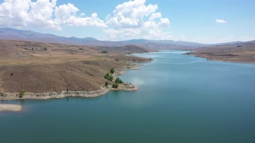 Vue aérienne de la rive du barrage 2