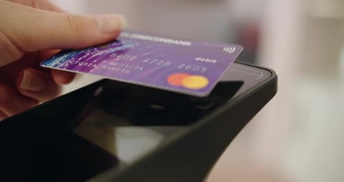 Paying with Contactless Credit Card on Terminal