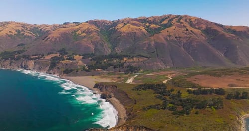 Mountainous shore of Pacific Ocean at Morro Bay, Central Coast of California.