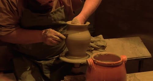 Vase à mains en forme de potier