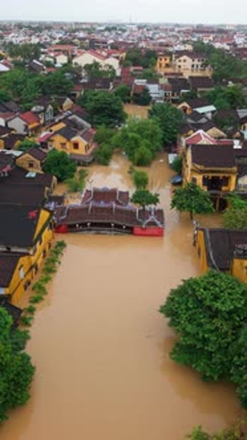 The deepest flood in history in Hoi An, Da Nang 2025
