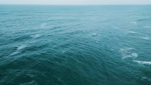 Panorama-Luftaufnahme Abend Seelandschaft Ruhiges Meereswasser Winkend