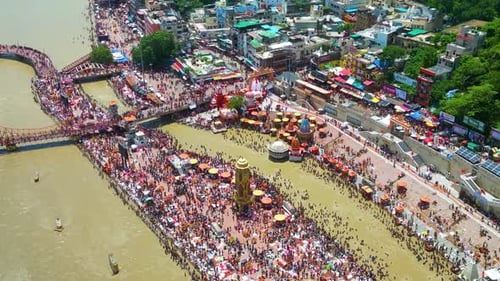 Vidéo du drone Haridwar 4k HAR KI PAURI, Vue par drone de Har ki Pauri Haridwar, vidéo Haridwar, Mata Mans