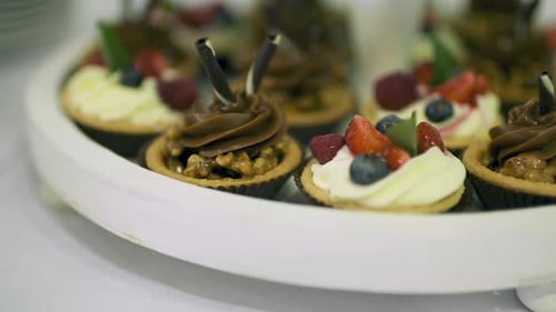 Süße Kekse und kleine Desserts hautnah