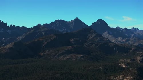 Cumbre de minaretes de Mammoth Mountain, picos irregulares, Vista Ritter Range, Banner Peak, White Mountain Range