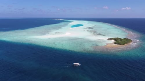 Aerial view of tropical lagoon and sandbank, Maldives.