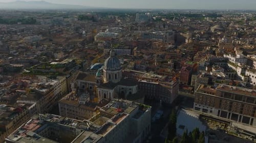 Hochwinkelansicht von Gebäuden im historischen Stadtzentrum mit berühmten Sehenswürdigkeiten