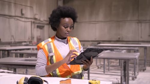 Carpenter Digital Tablet Work in Workshop