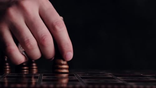 Moving Queen Figure in Chess