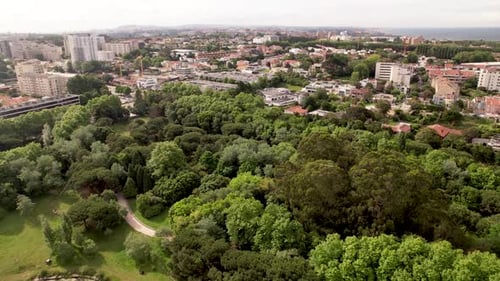 Parc urbain aérien et blocs résidentiels de Porto Portugal