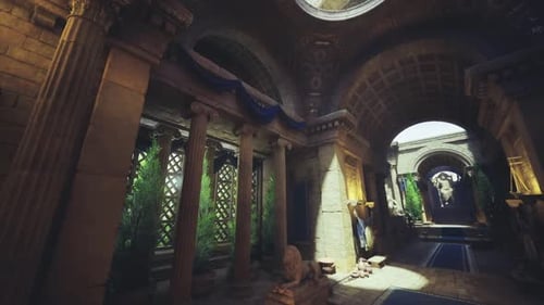 Couloir rayonnant présentant des statues traditionnelles et une végétation luxuriante