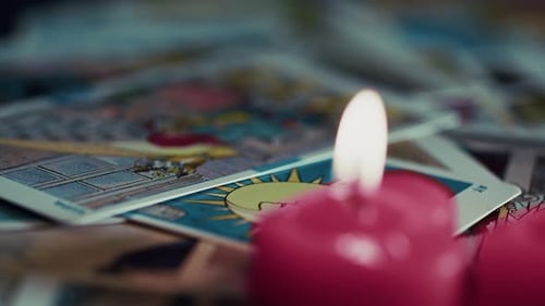 Tarotkarten, spirituelles Wahrsager-Spiel bei Kerzenschein, 6