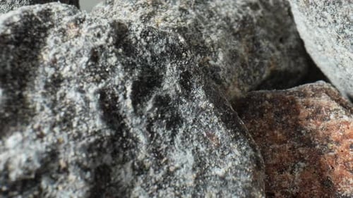Feines schwarzes Himalayasalz ist ein einzigartiges und scharfes Gewürz.