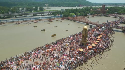 Vidéo du drone Haridwar 4k HAR KI PAURI, Vue par drone de Har ki Pauri Haridwar, vidéo Haridwar, Mata Mans