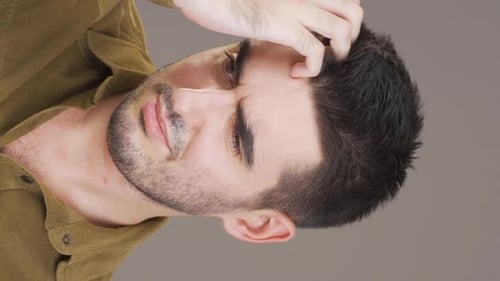 Vertical video of Finding new ideas.