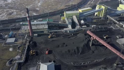 Rohstoffindustrie für Kohle, Draufsicht, Drohnenabbau, Gewinnung von Mineralien, Gewinnung von Mineralien, Nützlich