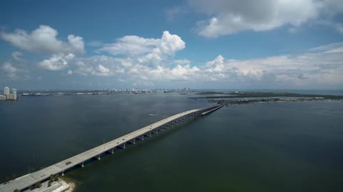 Drohnenaufnahmen von Miami Waterfront