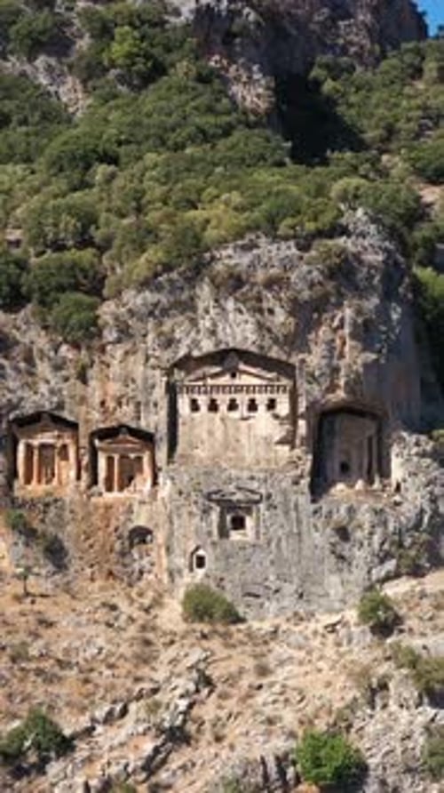 Vidéo verticale des tombeaux du roi de Kaunos, Dalyan, Turquie