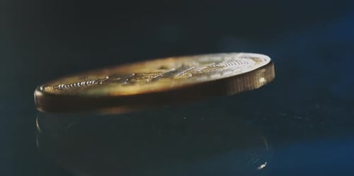 Physisches Drehen von Bitcoin-Münzen