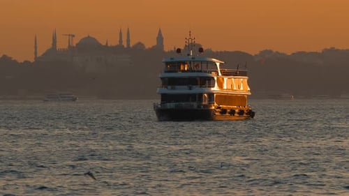 Moscheen bei Sonnenuntergang in Istanbul mit malerischer Aussicht 4