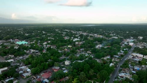 La ville de Bacalar, dans le sud-est du Mexique, près de la frontière du Belize au coucher du soleil, un lieu majestueux de