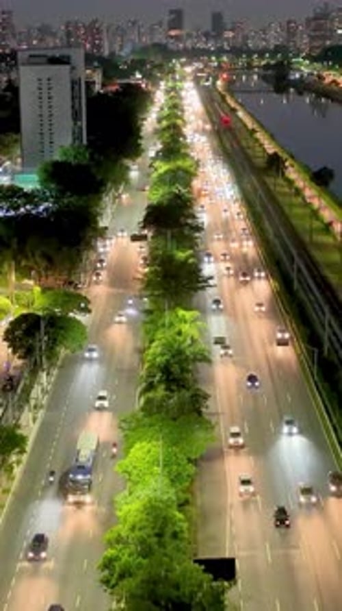 Route autoroutière à Marginal Pinheiros à Sao Paulo au Brésil.