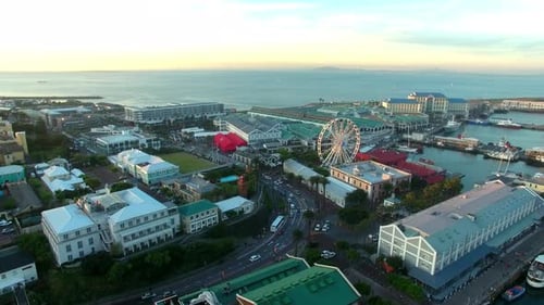 Imagens aéreas de drone em 4K da orla da Cidade do Cabo, África do Sul