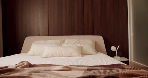 Elegance Interior Design Minimalist Bedroom Hotel Bedroom Interior and Bed
