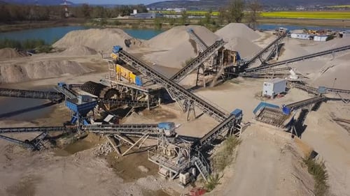 Luftaufnahme der Schottersteinbruchmaschine