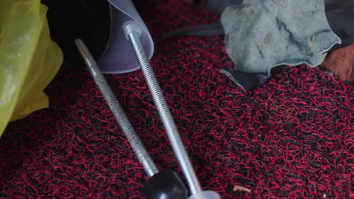Foto aproximada de um expansor e maca de sapatos.
Malásia