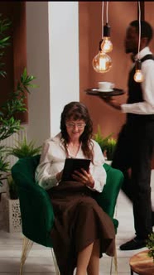 Vertical Video Hotel Client Using Modern Gadget